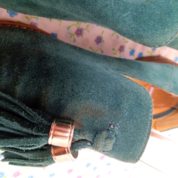 Franko Sarto Green Suede Flats Size 7 moccasins Tassel Gold Hardware - Picture 4 of 9